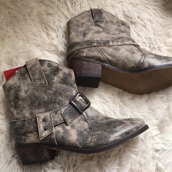 Dingo DI 369 with strap distressed hitchhiker size 7 Brand new in box - Picture 3 of 5